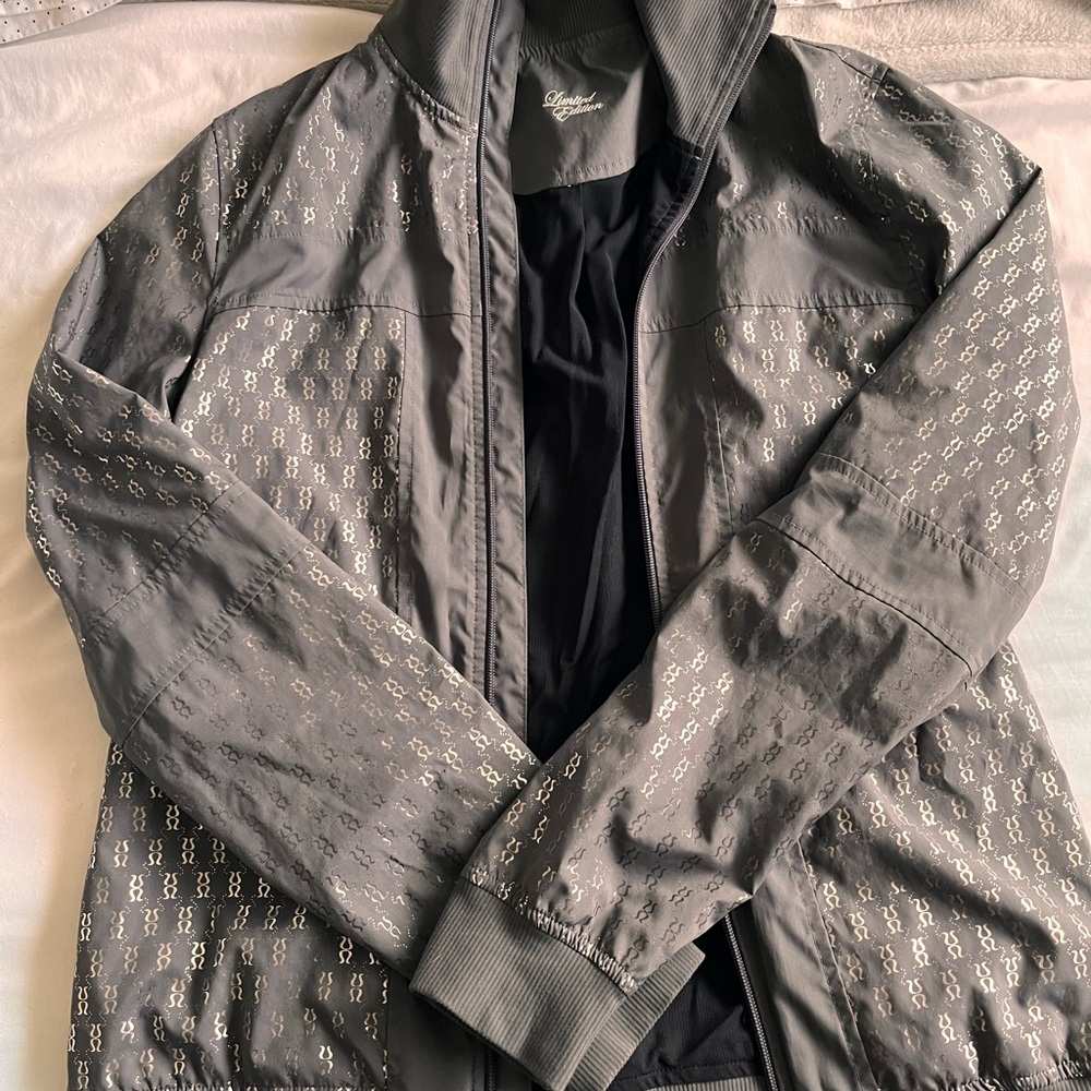 Lululemon Athletica Gray Windbreaker Jacket
